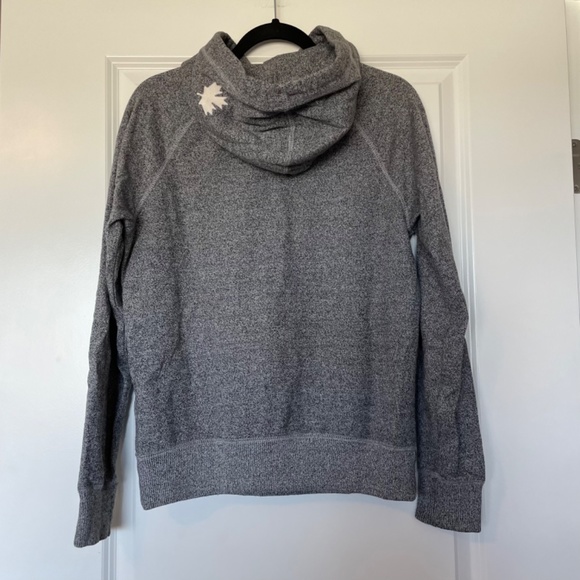 Women’s Roots Salt & Pepper Logo Hoodie Size Small - Picture 2 of 3